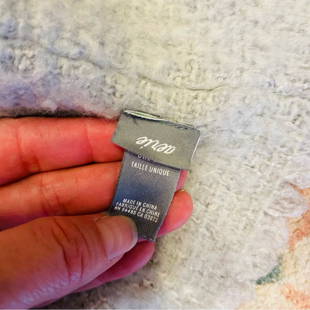 ⭐️ AERIE Gray Oversized Poncho - Picture 5 of 7